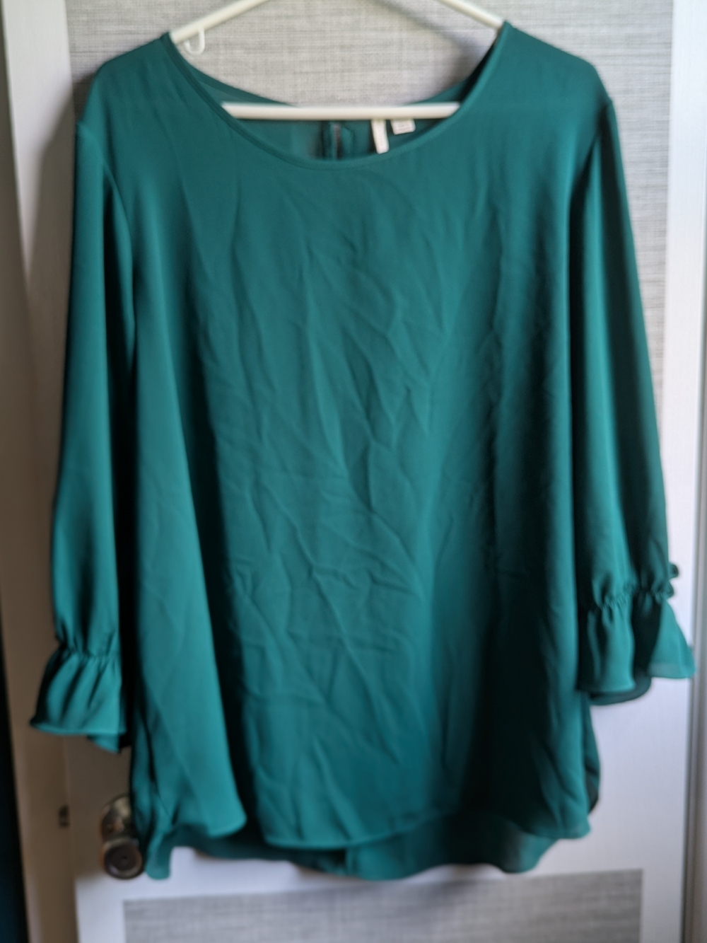 Green Long Sleeve Ruffle Cuff Top
